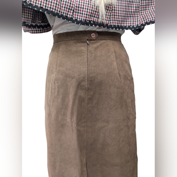 Vintage Lilli Ann Ultrasuede Skirt | Quiet Luxury Brown Fall Neutral Classic - Picture 15 of 15
